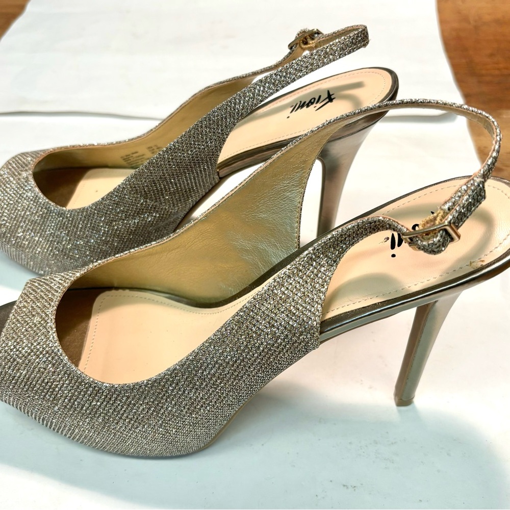 Fioni Beautiful Gold Sparkly Peep Toe High Heels.